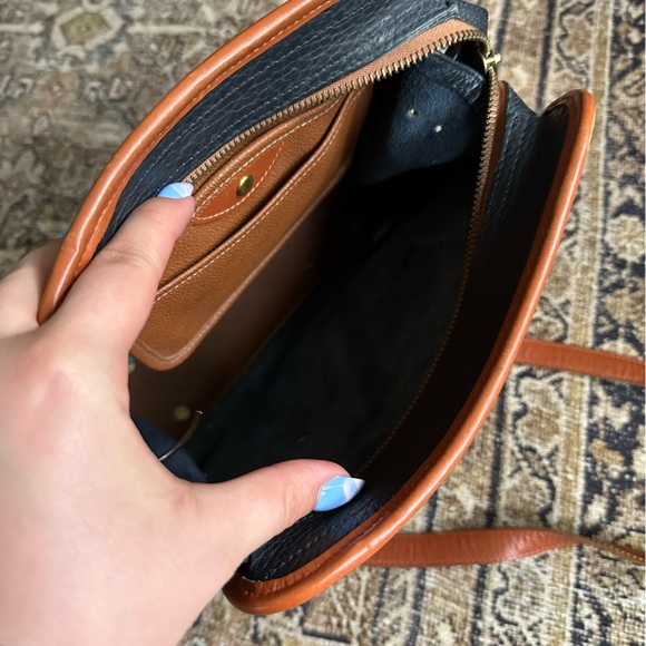 Vintage Dooney and Bouke shoulder Bag Purse - Picture 4 of 16